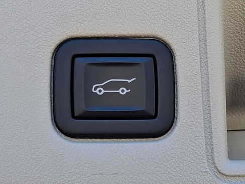 Used 2020 GMC Terrain Denali w/ Denali Premium Package AWD/4WD image 30