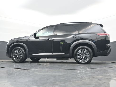 Used 2024 Nissan Pathfinder SV image 27