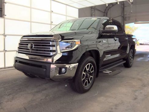 Used 2020 Toyota Tundra Limited w/ Limited Premium Package AWD/4WD image 3