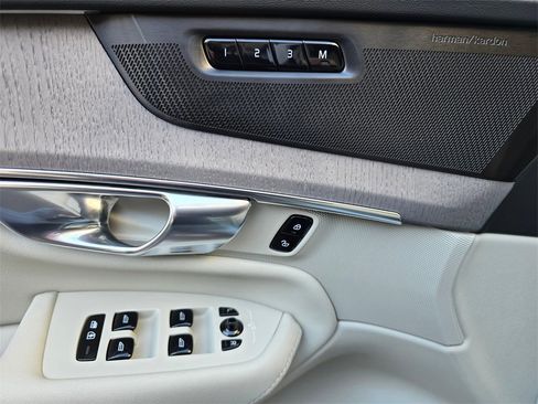 New 2026 Volvo XC90 T8 Ultra w/ Protection Package Premier image 24