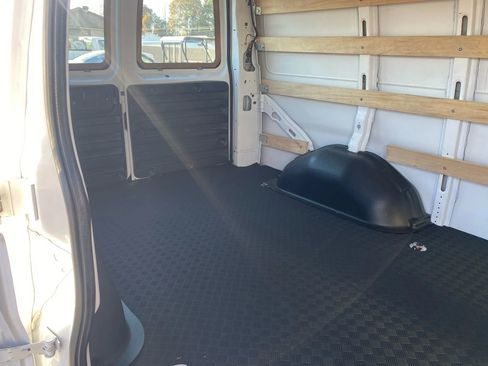 Used 2023 GMC Savana 2500 w/ Driver Convenience Package image 23