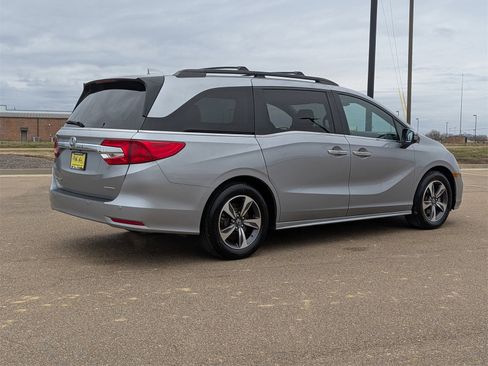 Used 2019 Honda Odyssey Touring image 5