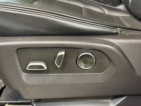 Used 2024 GMC Sierra 3500 Denali w/ Denali Reserve Package image 12