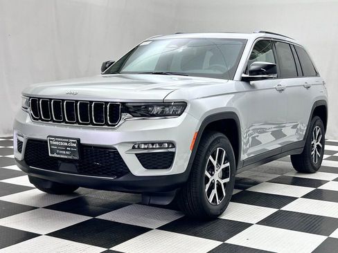 New 2025 Jeep Grand Cherokee Limited w/ Trailer Tow Package image 4