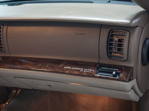 Used 2004 Buick Park Avenue Ultra FWD image 35