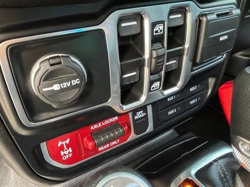 Used 2024 Jeep Wrangler Unlimited Sport AWD/4WD image 15