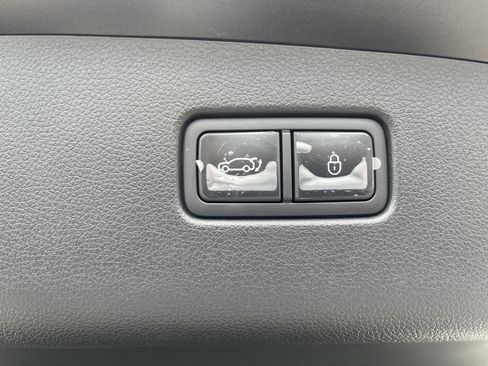 Used 2025 Genesis GV70 3.5T Sport AWD/4WD image 12