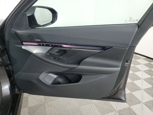 Used 2024 BMW 540i xDrive image 25