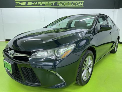 Used 2017 Toyota Camry SE image 5