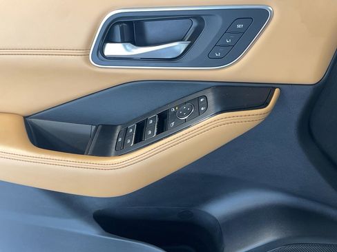 Used 2023 Nissan Rogue Platinum w/ Platinum Premium Package image 18