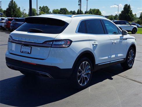 Certified 2022 Lincoln Nautilus Reserve w/ Equipment Group 201A image 3