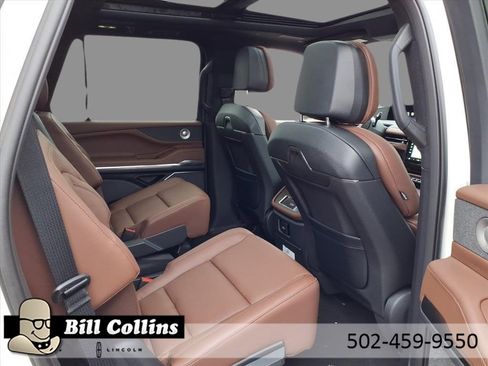 New 2025 Lincoln Navigator Reserve image 11