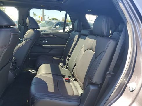 Certified 2025 Honda Pilot Black Edition image 13