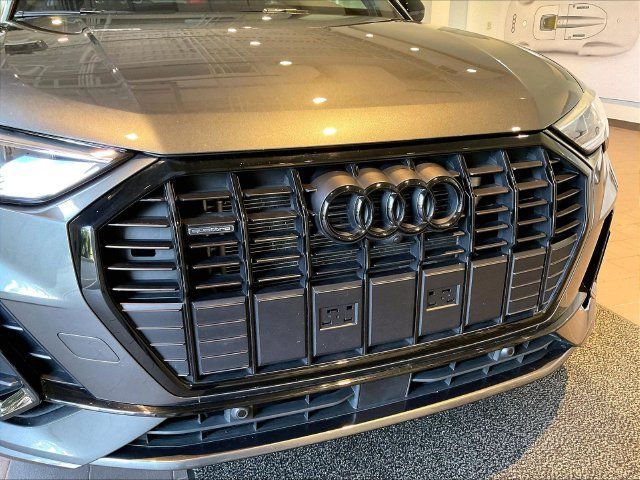 Certified 2025 Audi Q3 2.0T Premium Plus w/ Premium Plus Package AWD/4WD image 32