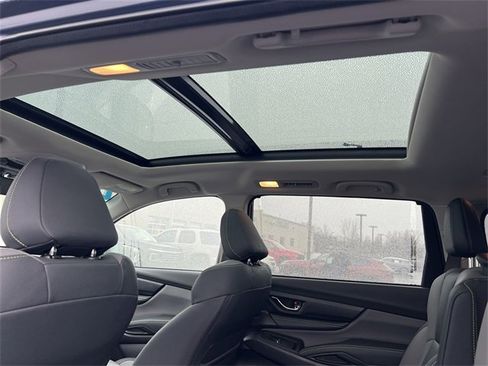 Used 2024 Subaru Ascent Onyx Edition image 16