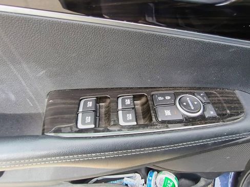 Used 2020 Kia Sorento LX FWD image 15