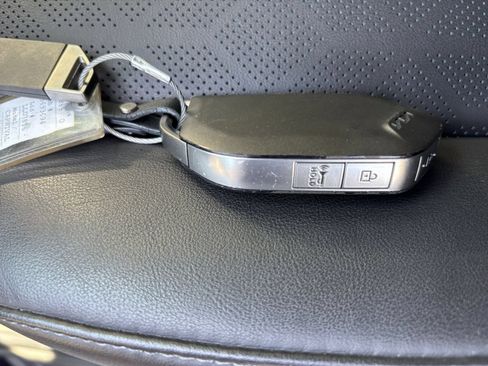 Used 2026 Kia Carnival FWD image 20