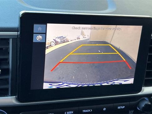 Used 2023 Hyundai Venue SEL image 24