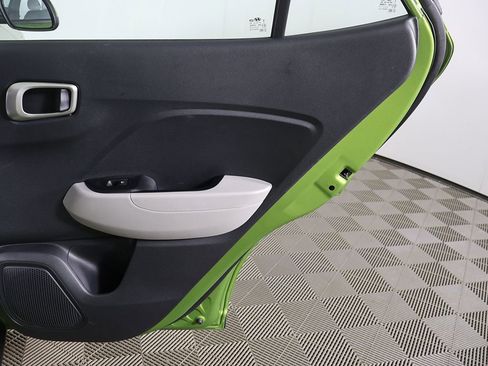 Certified 2024 Hyundai Venue SEL FWD image 23