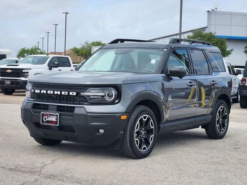 Used 2025 Ford Bronco Sport Outer Banks w/ Outer Banks Tech Package+ AWD/4WD image 3