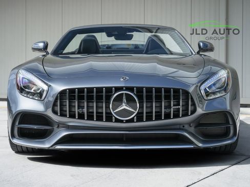 Used 2018 Mercedes-Benz AMG GT Roadster image 3