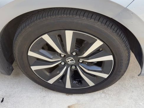 Used 2024 Honda Civic EX image 11