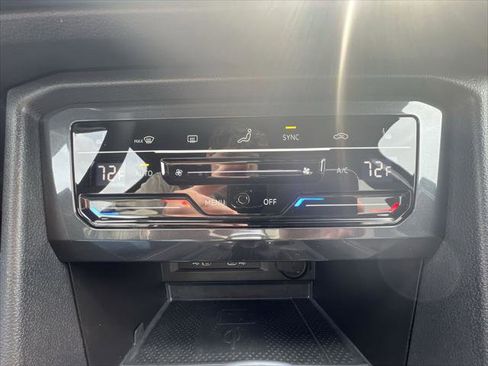 Certified 2023 Volkswagen Tiguan SE R-Line image 18