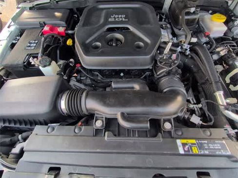 Used 2020 Jeep Wrangler Unlimited Sahara w/ Safety Group image 15