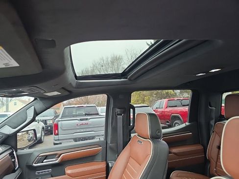 Used 2025 GMC Sierra 1500 Denali Ultimate image 14