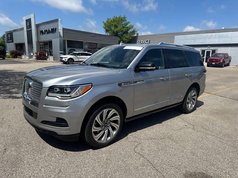 Used 2022 Lincoln Navigator Reserve AWD/4WD image 5