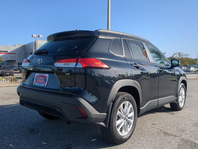 Certified 2025 Toyota Corolla Cross LE FWD image 4