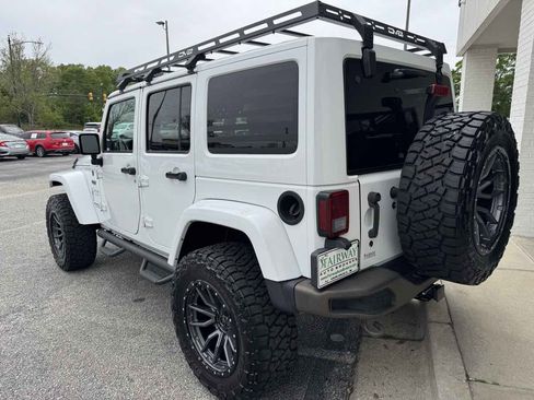 Used 2016 Jeep Wrangler Unlimited Sahara image 8