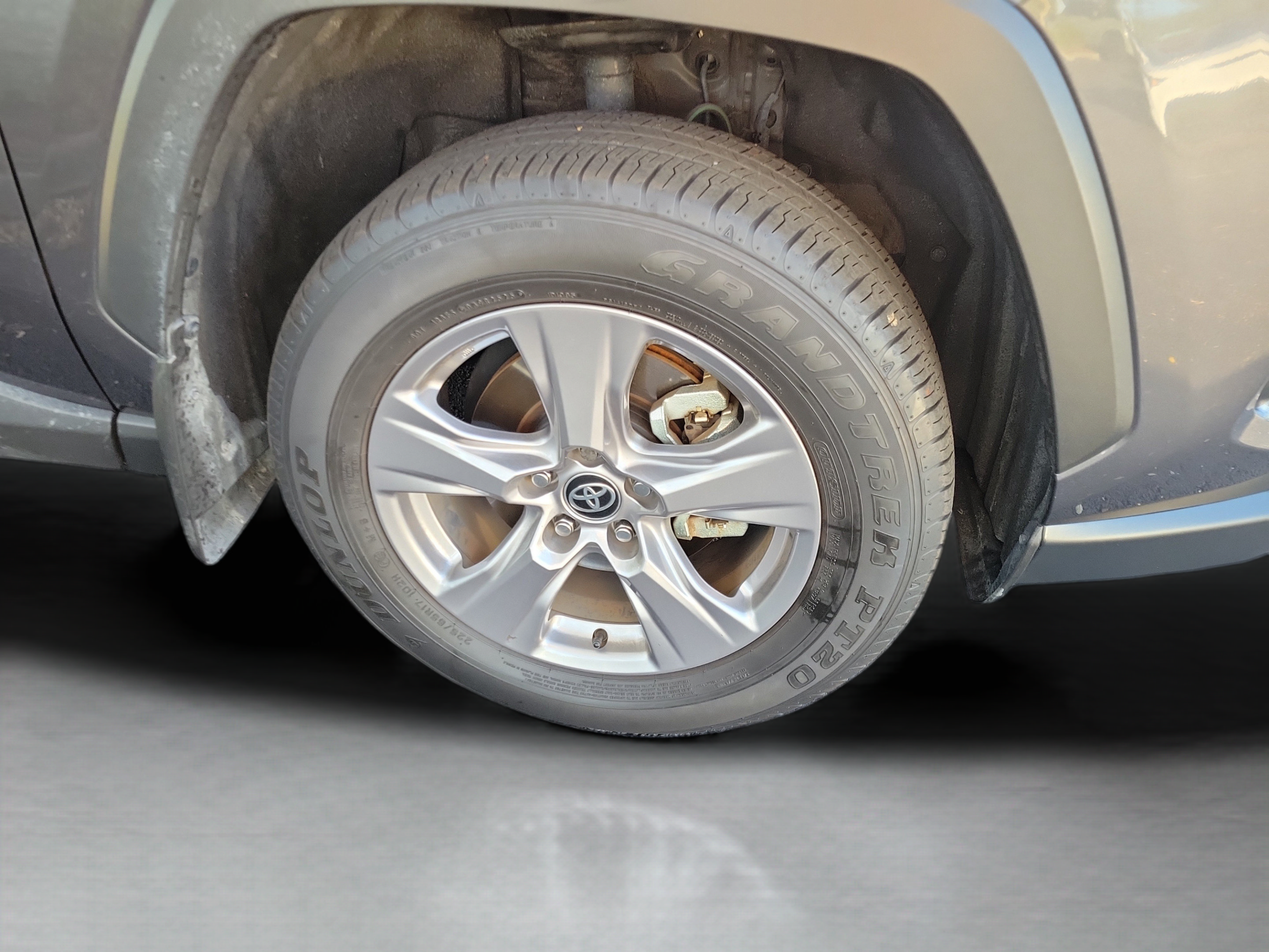 Used 2025 Toyota RAV4 XLE w/ Convenience Package FWD image 13