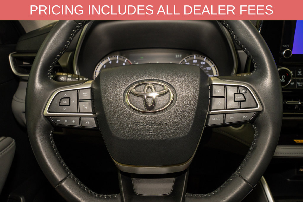 Used 2024 Toyota Highlander XLE FWD image 21