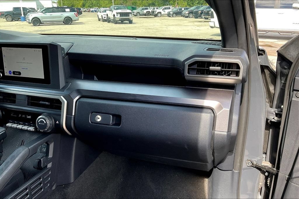 Used 2025 Toyota 4Runner SR5 AWD/4WD image 16