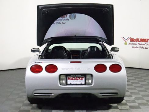 Used 1998 Chevrolet Corvette Coupe w/ Roof Pkg RWD image 9