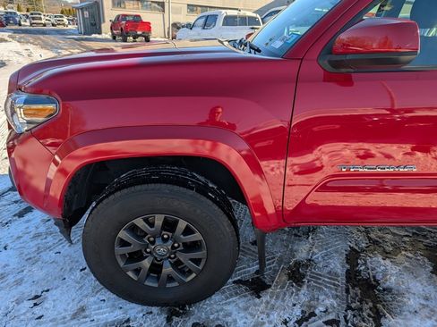 Certified 2021 Toyota Tacoma SR5 image 2