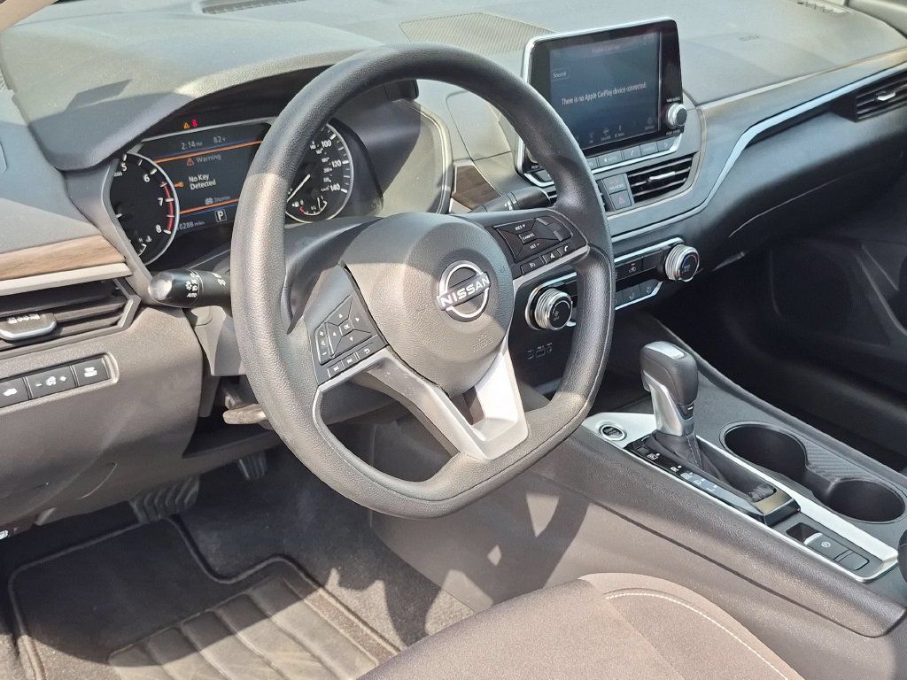 Used 2025 Nissan Altima 2.5 SV AWD/4WD image 15
