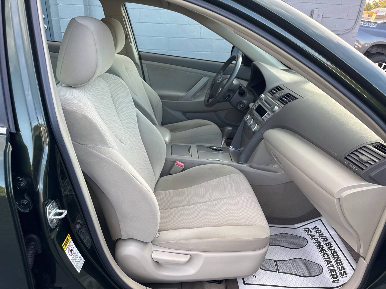 Used 2011 Toyota Camry LE FWD image 23