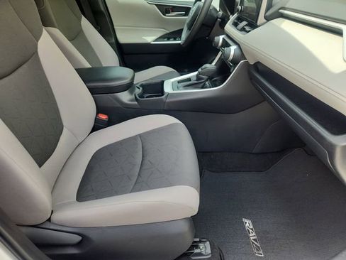Used 2025 Toyota RAV4 XLE FWD image 26