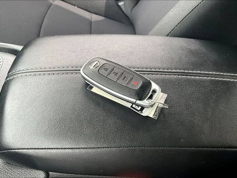 Used 2025 Nissan Sentra S FWD image 32