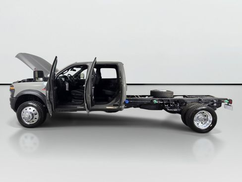 New 2026 RAM 5500 Tradesman w/ Safety Group AWD/4WD image 10