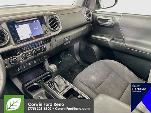 Used 2017 Toyota Tacoma TRD Sport AWD/4WD image 29
