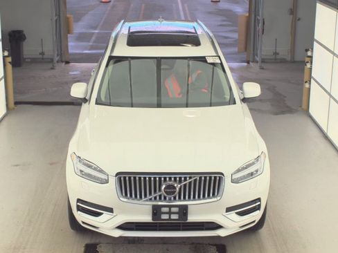 Used 2025 Volvo XC90 T8 Plus w/ Protection Package Premier image 4