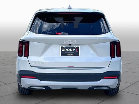Certified 2026 Kia Sorento LX FWD image 5