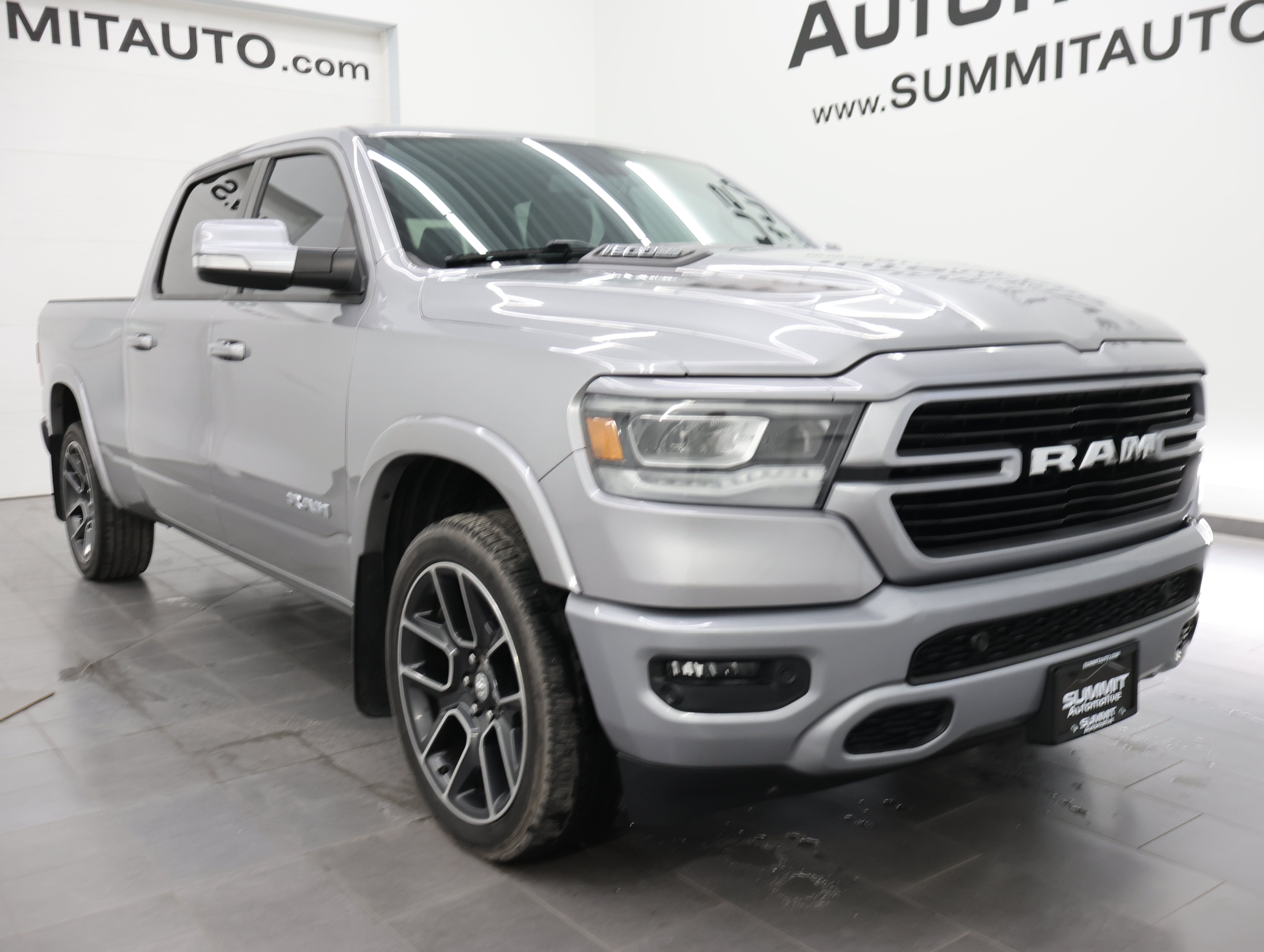 Used 2020 RAM 1500 Laramie AWD/4WD image 2