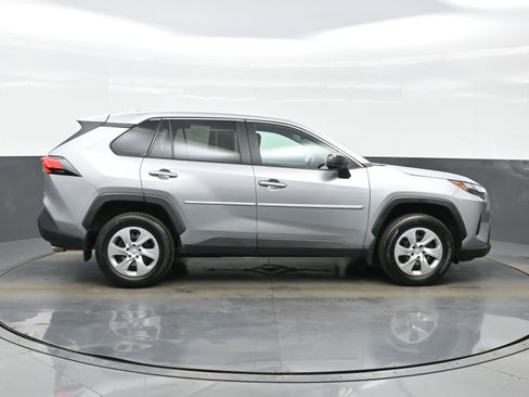 Used 2023 Toyota RAV4 LE image 7
