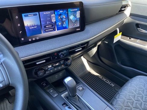 New 2026 Nissan Kicks SV w/ Cold Weather Package image 17