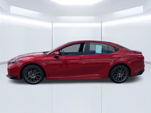 Used 2025 Toyota Camry SE FWD image 7