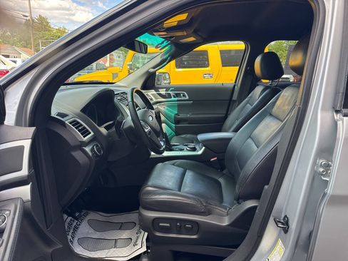 Used 2013 Ford Explorer XLT AWD/4WD image 13